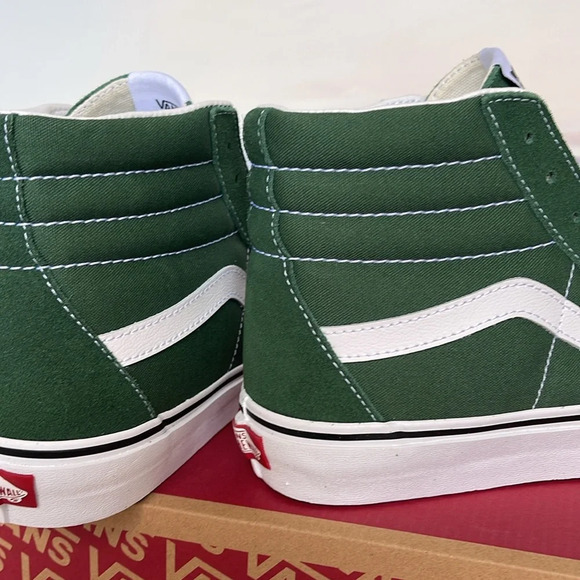 Vans WMNS Sk8-Hi
Color Theory Greener Past
VN0005U96QU
Sneakers - Picture 14 of 16